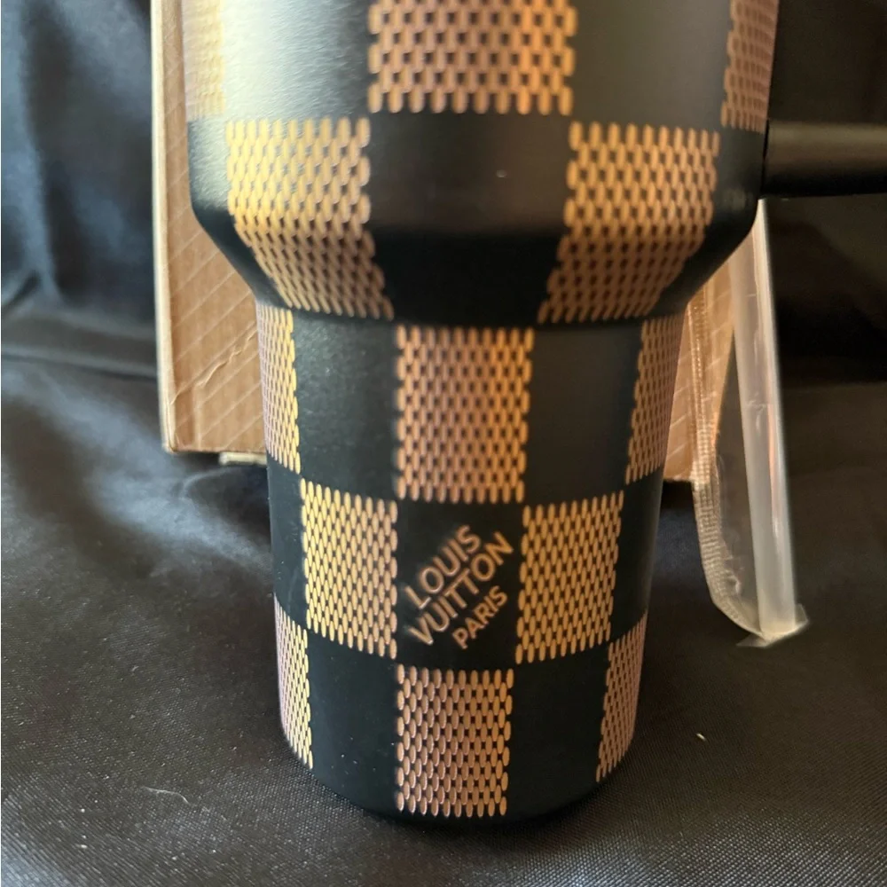 New Stanley 40oz Laser LEngravedV Checkered Travel Mug - Black and Gold - Picture 3 of 8